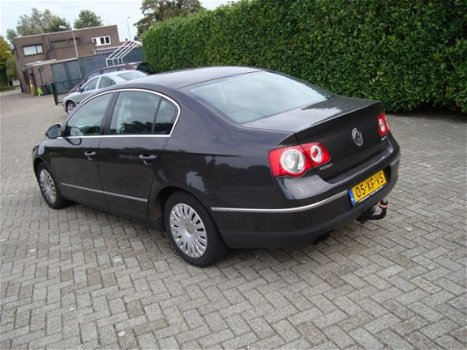 Volkswagen Passat - 2.0 16V FSI COMFORTLINE - 1