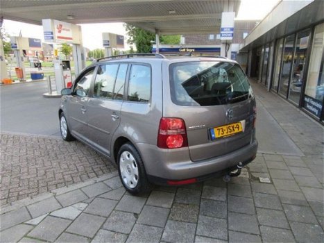 Volkswagen Touran - 1.9tdi gereserveerdzeer mooie/7pers/6 bak/navi/airco/nap/apk - 1