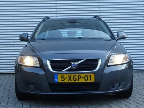 Volvo V50 - 1.6D MOMENTUM / NAVI / LEDER / PDC / AFN. HAAK - 1