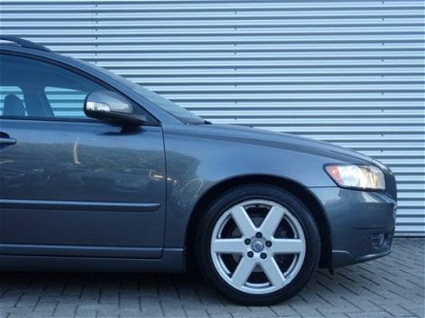 Volvo V50 - 1.6D MOMENTUM / NAVI / LEDER / PDC / AFN. HAAK - 1