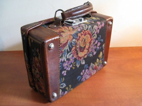 Een mooi antiek klein kinder-koffertje van leer en gobelin uit Frankrijk uit de jaren 20/30... - 5