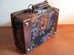 Een mooi antiek klein kinder-koffertje van leer en gobelin uit Frankrijk uit de jaren 20/30... - 5 - Thumbnail