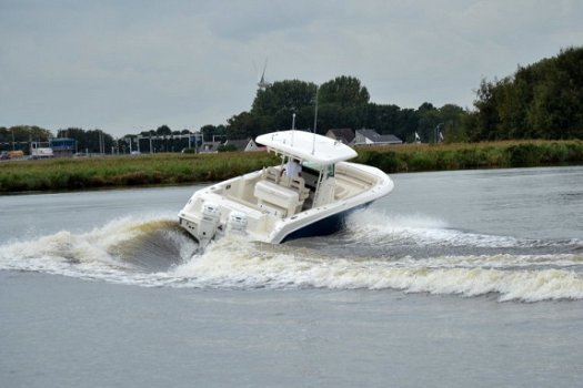 Boston Whaler 330 Outrage - 6