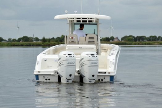 Boston Whaler 330 Outrage - 8