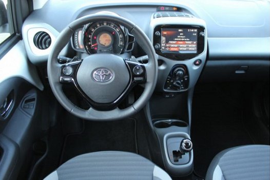 Toyota Aygo - 1.0 VVT-i 5-drs X-first Automaat-Open dak-Parkeercamera - 1