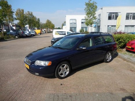 Volvo V70 - 2.4 Edition I Airco, Elektr ramen, APK - 1