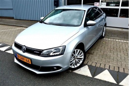 Volkswagen Jetta - 1.4 TSI Hybrid Highline AUT PDC/NAVI/XENON - 1