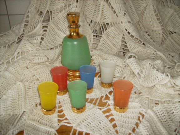 Karaf met 6 glaasjes, matglas kleurig met gouden details - Afbeelding 2