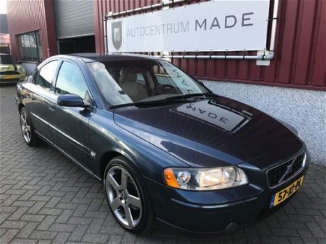 Volvo S60 - 2.4 D5 Edition II // 173 DKM NAP // - 1