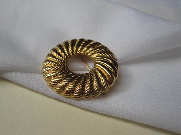 Broche Monet goudkleurig rond fantasie model 4.0 cm - Afbeelding 3