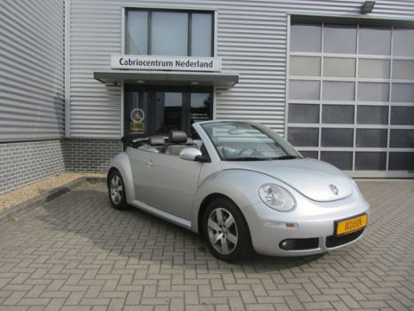 Volkswagen New Beetle Cabriolet - 1.6 Highline Leder Airco - 1