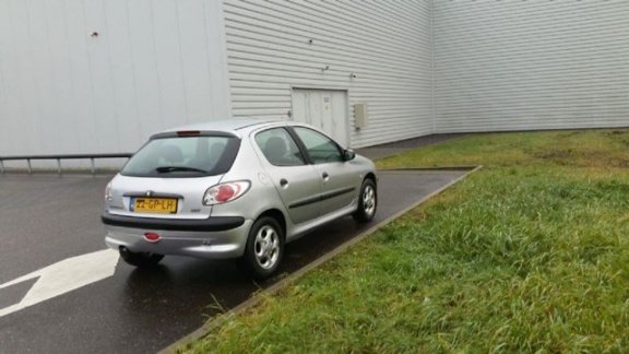 Peugeot 206 - 1.6-16V Gentry nieuwe apk keuring - 1