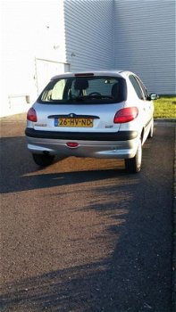 Peugeot 206 - 1.4 XR nieuwe apk keuring - 1