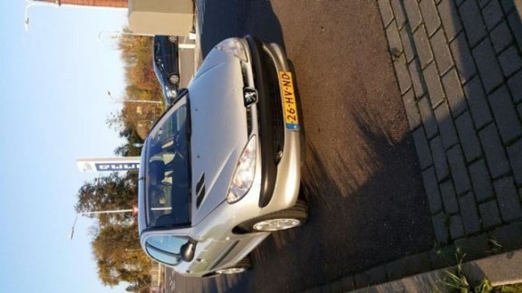 Peugeot 206 - 1.4 XR nieuwe apk keuring - 1