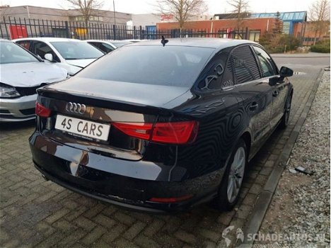 Audi A3 Limousine - 1.6 TDI S-LINE S-TRONIC/NAVI/PDC/LED-XENON VOL 2015 - 1