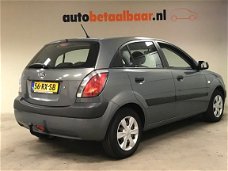 Kia Rio - 1.4 LX 5 DEURS "NIEUWE DISTRIBUTIE" TREKHAAK