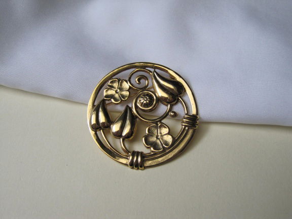 Broche goudkleurig bloem blad decor 5.0 cm - nr. 1