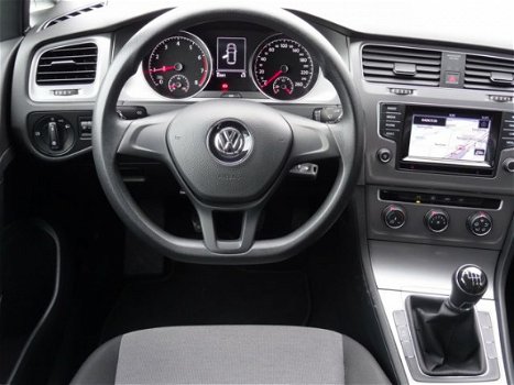 Volkswagen Golf - 1.2 TSI, 5-Deurs / 105PK / Navigatie / Bluetooth / 18