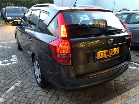 Kia Cee'd Sporty Wagon - airco elektrische ramen+spiegels parrot 109 dzkm nap apk 22-01-2020 - 1