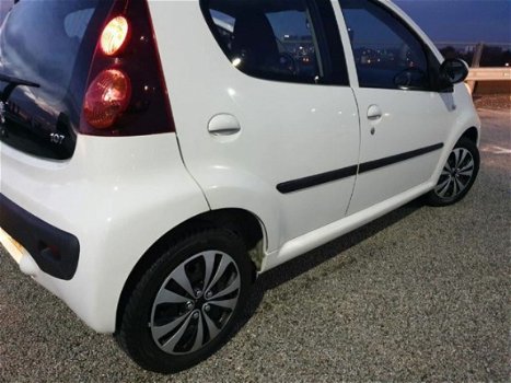 Peugeot 107 - 1.0/AIRCO/Elektra pakket/Nw 2 jaar Apk/Garantie - 1