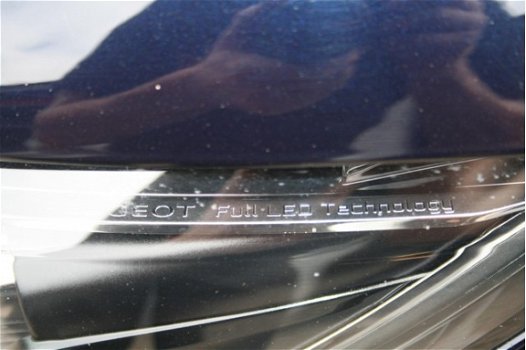 Peugeot 308 - Allure 1.2, 130Pk, Led Koplampen, Navigatie, parkeersensoren voor en achter - 1