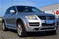 Volkswagen Touareg - 4.2 V8 KONINGSKORTING YOUNGTIMER R-LINE 4x4, Navi, Clima, Cruise, Schuifdak, Le - 1 - Thumbnail