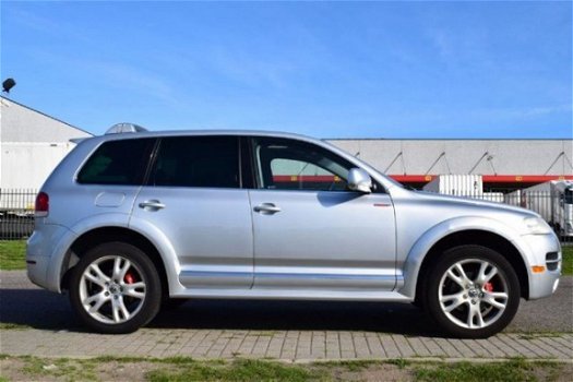 Volkswagen Touareg - 4.2 V8 KONINGSKORTING YOUNGTIMER R-LINE 4x4, Navi, Clima, Cruise, Schuifdak, Le - 1