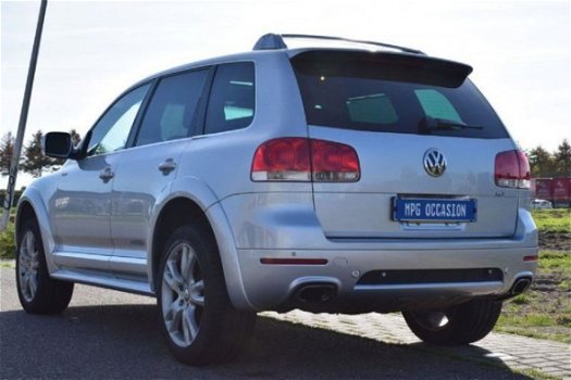 Volkswagen Touareg - 4.2 V8 KONINGSKORTING YOUNGTIMER R-LINE 4x4, Navi, Clima, Cruise, Schuifdak, Le - 1