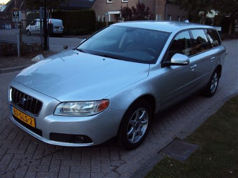 Volvo V70 - Diesel 2.0D 136PK KINETIC - 1