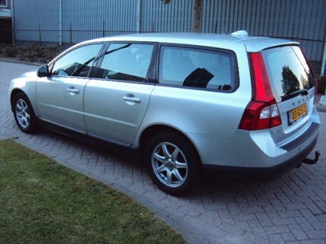 Volvo V70 - Diesel 2.0D 136PK KINETIC - 1