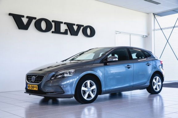Volvo V40 - T3 Kinetic, Intro Line. Zorgeloos genieten - nr. 1