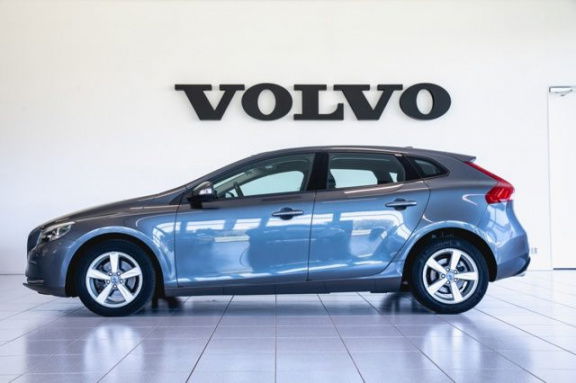 Volvo V40 - T3 Kinetic, Intro Line. Zorgeloos genieten - Afbeelding 2
