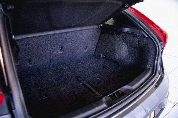 Volvo V40 - T3 Kinetic, Intro Line. Zorgeloos genieten - Afbeelding 8