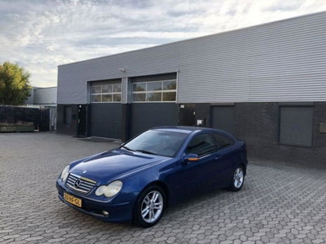 Mercedes-Benz C-klasse Sportcoupé - 200 K, GROOT NAVI, PDC, APK, NAP - 1