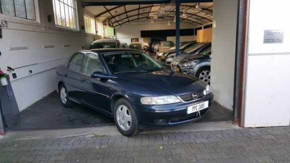 Opel Vectra - 1.8-16V BUSINESS EDITION Mooiste van Nederland - 1