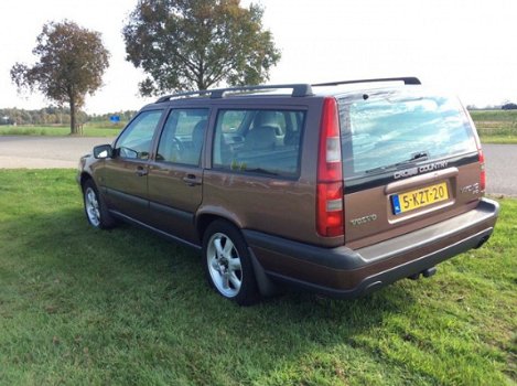 Volvo V70 - XC 2.5 T AWD LPI AUTOMAAT 2E EIGENAAR - 1