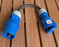 CEE 32A 3-polig verloopstekker naar CEE 16A 230V
