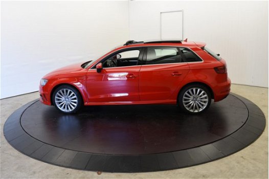 Audi A3 Sportback - 1.4 TFSI 204 pk E-Tron pano dak S-Line Navi Camera - 1