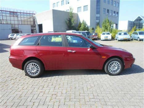 Alfa Romeo 156 Sportwagon - 1.6-16V T.Spark NIEUWE APK - 1