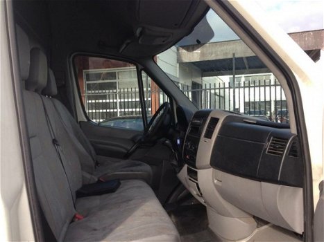 Volkswagen Crafter - 2.5 TDI L3H2 - 1