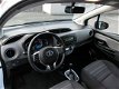 Toyota Yaris - 1.5 HYBRID BUSINESS PLUS ECC LMV RIJKLAARPRIJS - 1 - Thumbnail