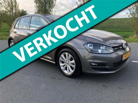 Volkswagen Golf - 1.6 TDI Highline BlueMotion Navigatie/ECC - 1