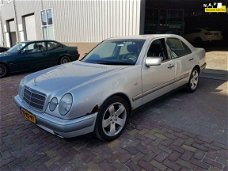 Mercedes-Benz E-klasse - 300 TD Avantgarde