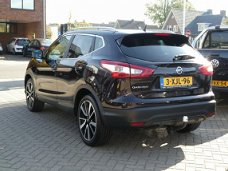 Nissan Qashqai - 1.2 116PK TEKNA Panoramadak/Navigatie/Trekhaak/Leder/ Camera