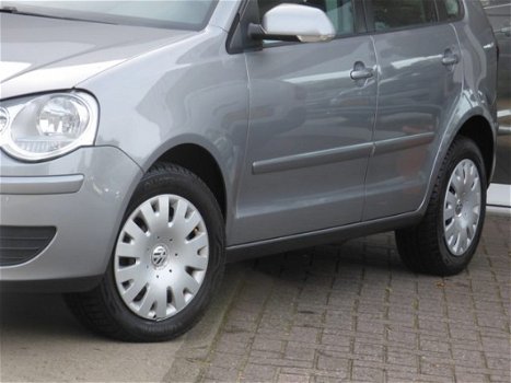 Volkswagen Polo - 1.2 OPTIVE 5Drs, Airco, Elektr. pakket - Rijklaar - 1