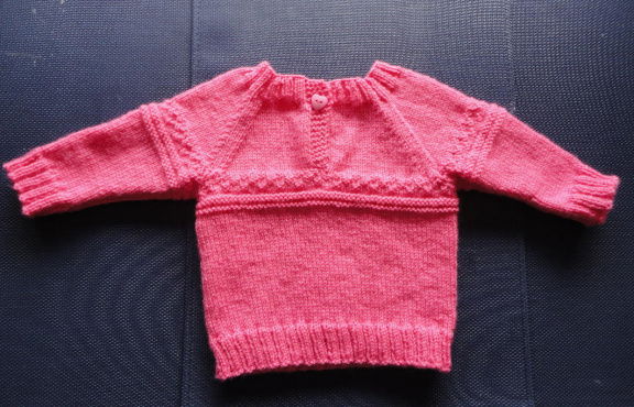 041 cyclaam-rood baby truitje voor ca. 3 maanden(maat 56-62 - Afbeelding 2