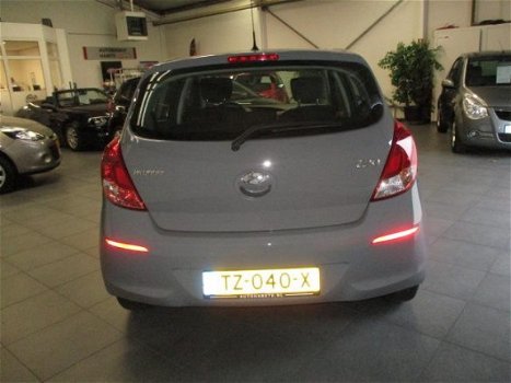 Hyundai i20 - 1.2 5DRS / AIRCO / NARDO GRIJS ZEER MOOI - 1