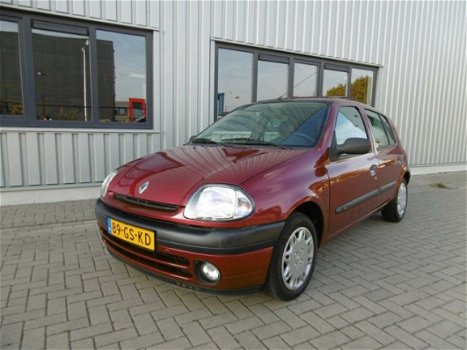 Renault Clio - 1.4 RT Elektrisch schuif-/kanteldak Apk 11-2019 - 1