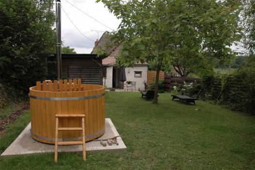 Vrijstaand vakantiehuis gite Auvergne Frankrijk hottub zwembad Au Chabrol - 6