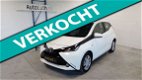 Toyota Aygo - 1.0vvti x-joy 51kW /Carplay/LM velgen/Camera - 1 - Thumbnail